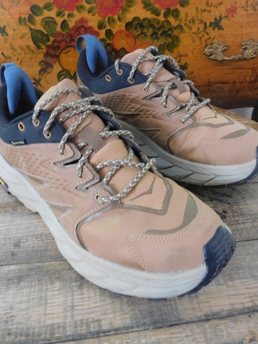 Hoka women's gore tex anacapa gtx shoe tan size 8 b